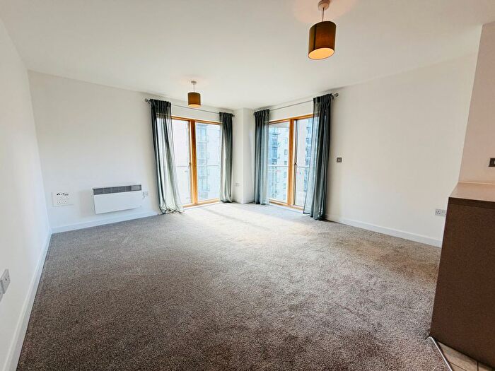 2 Bedroom Flat To Rent In Jefferson Place, Fernie Street, M4