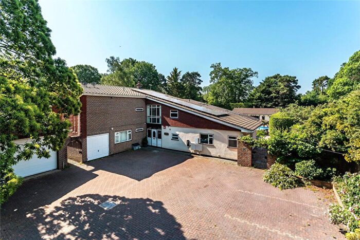 5 Bedroom Detached House For Sale In Guildford Road, Mayford, Woking, Surrey, GU22