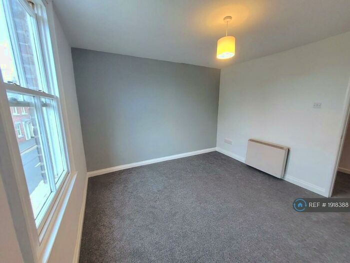1 Bedroom Flat To Rent In High Street, Crowle, Scunthorpe, DN17