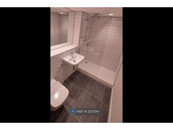 1 Bedroom Flat To Rent In School Street, Manchester, M4