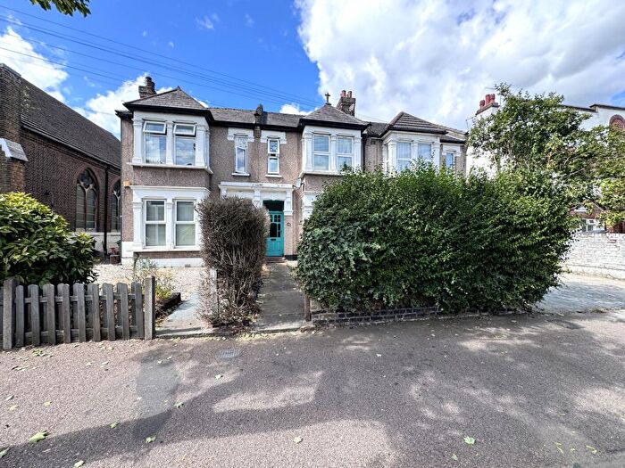 2 Bedroom Flat To Rent In Vicarage Road, Leyton, E10