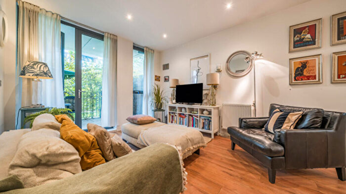 1 Bedroom Flat For Sale In Quebec Way, Canada Water, SE16