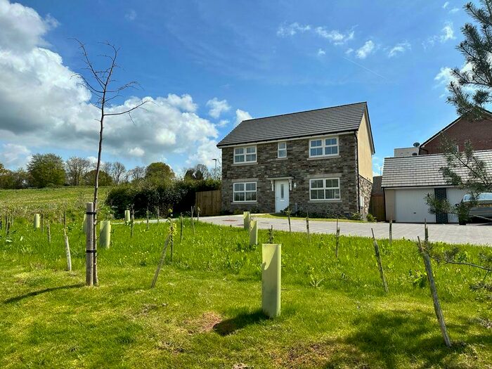 4 Bedroom Detached House To Rent In Enterprise Avenue, Tiverton, EX16