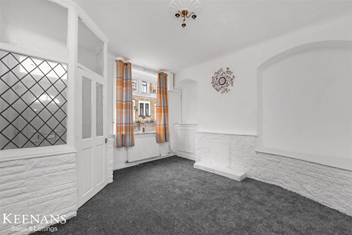 3 Bedroom Terraced House For Sale In Hollingreave Road, Burnley, BB11