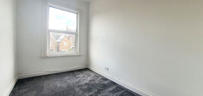 2 Bedroom Flat For Sale In Langley Road, Beckenham, BR3