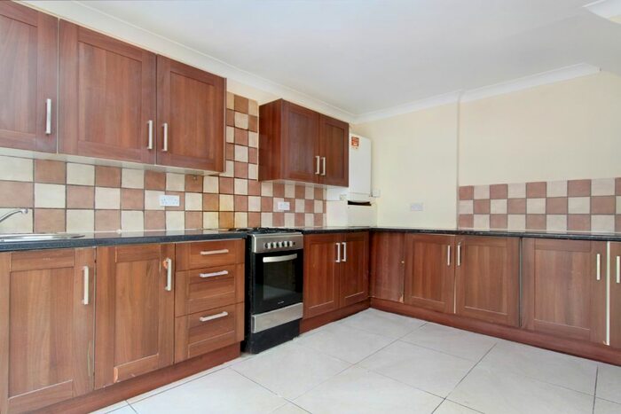 4 Bedroom End Of Terrace House To Rent In May Walk, Plaistow, London, E13