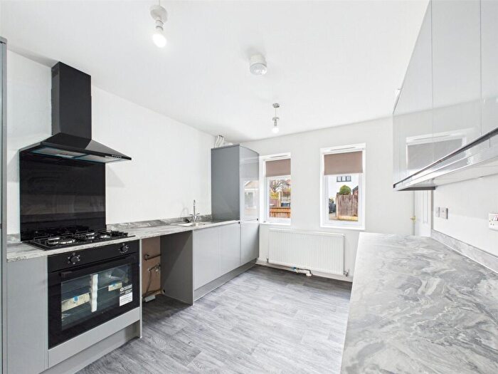 3 Bedroom Detached House To Rent In Middleton Street, Beeston, Nottingham, Nottinghamshire, NG9