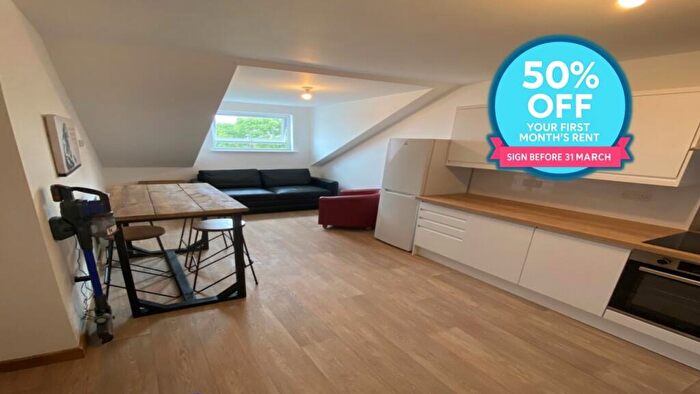 4 Bedroom Flat To Rent In Melton Crescent, Horfield, Bristol, BS7