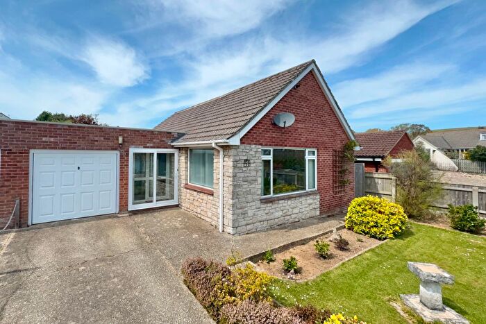 3 Bedroom Link Detached House For Sale In Cauldron Crescent, Swanage, BH19