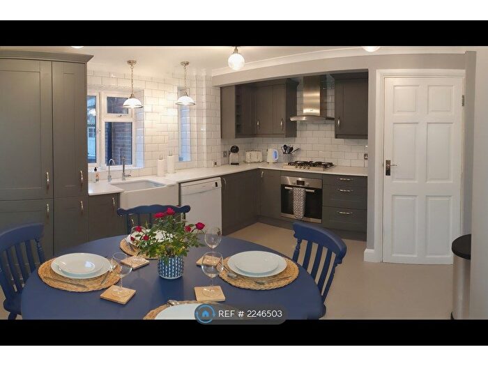 2 Bedroom Maisonette To Rent In Thornbridge Road, Iver Heath, SL0