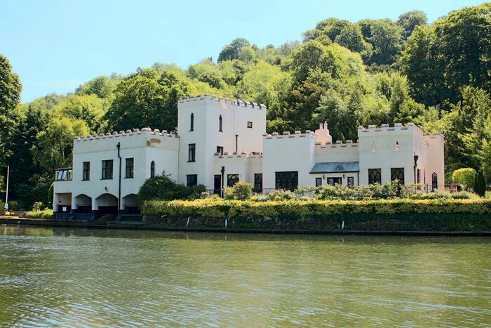 3 Bedroom Bungalow To Rent In Quarry Wood Road, Marlow, Buckinghamshire, SL7