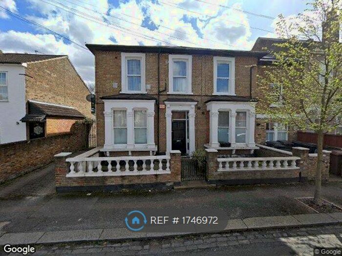 1 Bedroom Flat To Rent In Thornhill Road, London, E10