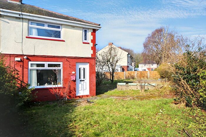 3 Bedroom Semi-Detached House For Sale In Chestnut Road, Wigan, WN1