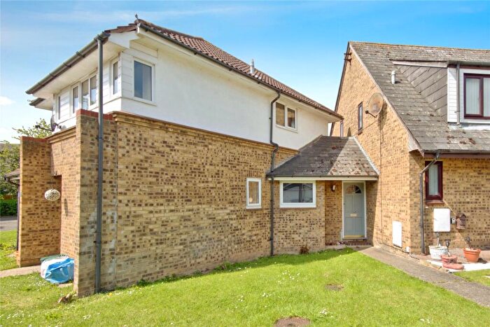 2 Bedroom Maisonette For Sale In Vermont Close, Basildon, Essex, SS13