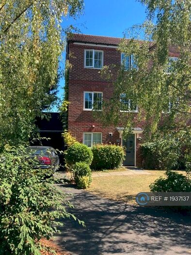 4 Bedroom Semi-Detached House To Rent In The Sidings, Oakham, LE15