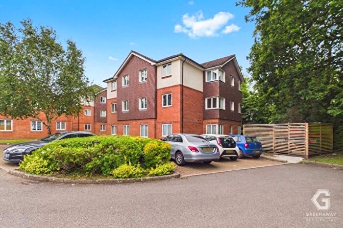2 Bedroom Flat For Sale In Three Bridges Road, Crawley, RH10