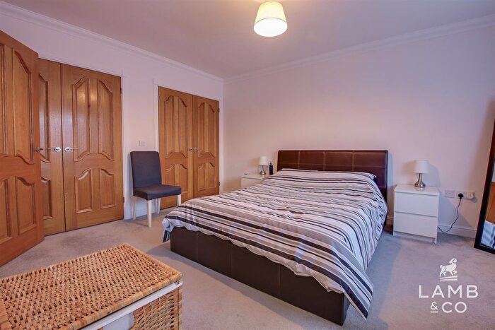 2 Bedroom Detached Bungalow For Sale In Highlands Grove, Great Clacton, CO15