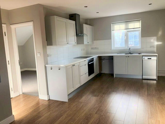 2 Bedroom Flat To Rent In Main Road, Radcliffe-on-Trent, NG12