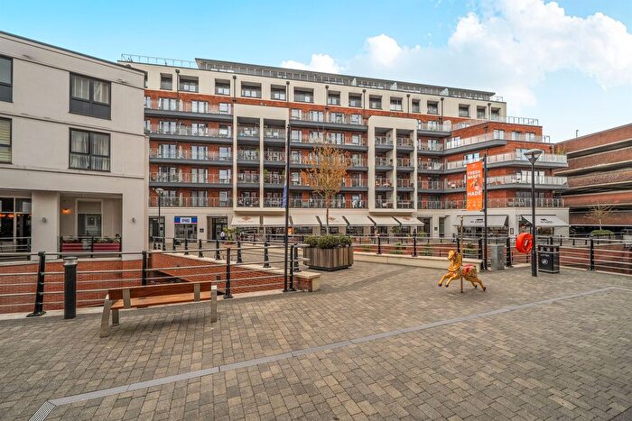 2 Bedroom Flat For Sale In The Colonnade, Maidenhead, SL6