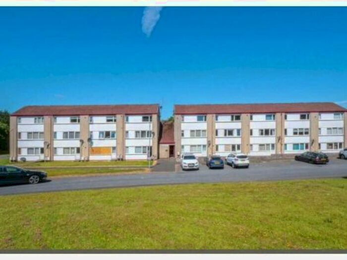 3 Bedroom Maisonette To Rent In Foxbar Crescent, Paisley, PA2