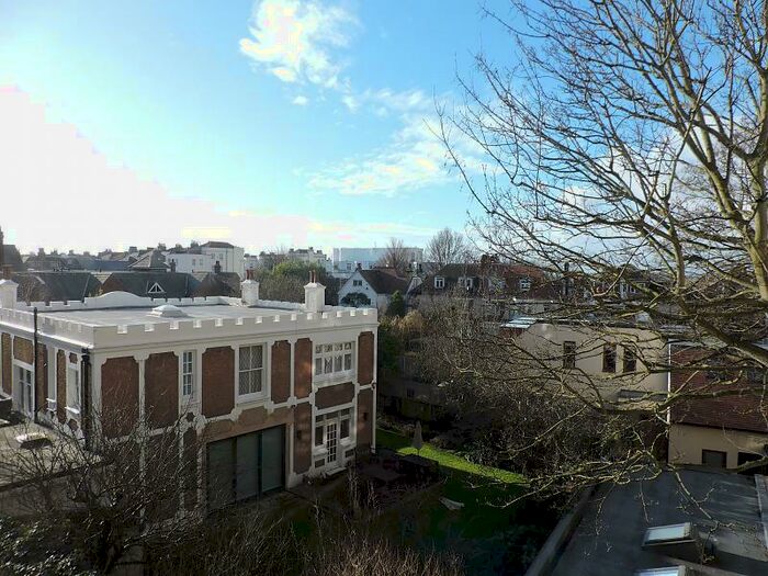 Flat To Rent In Furze Croft, Furze Hill, Hove, BN3