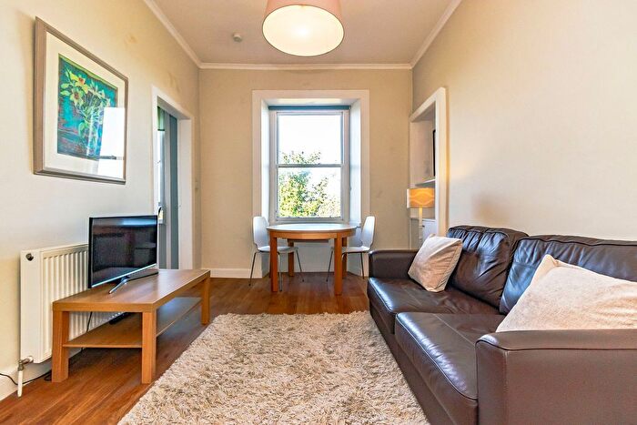 1 Bedroom Flat To Rent In Upper Grove Place, Fountainbridge, Edinburgh, EH3