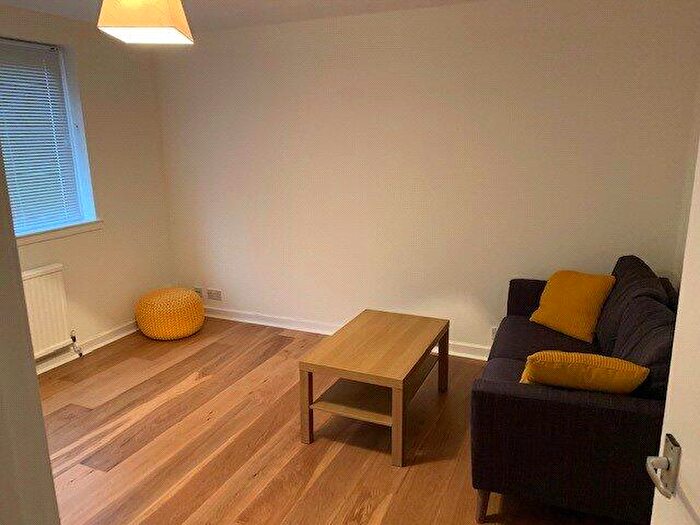 1 Bedroom Flat To Rent In Liddesdale Place, Edinburgh, EH3