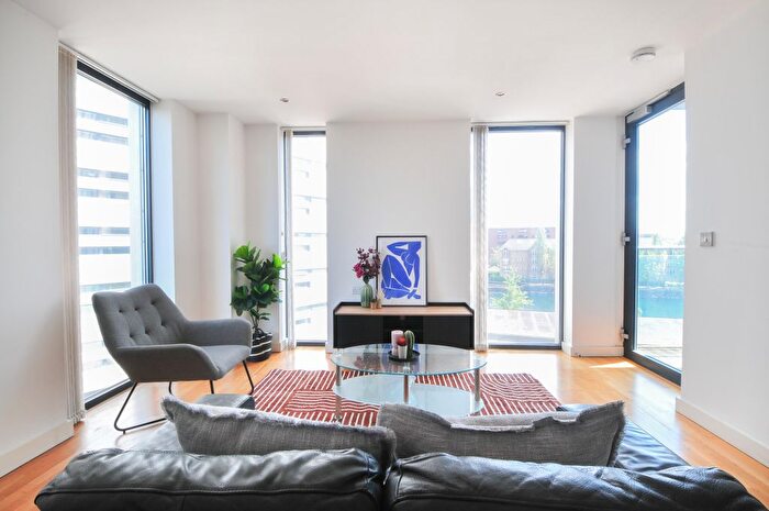 1 Bedroom Flat To Rent In The Quays, Salford, M50
