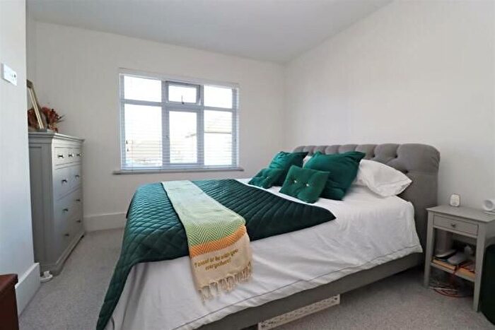 2 Bedroom Flat For Sale In Park Hill, Park Hill, South London, London, SW4