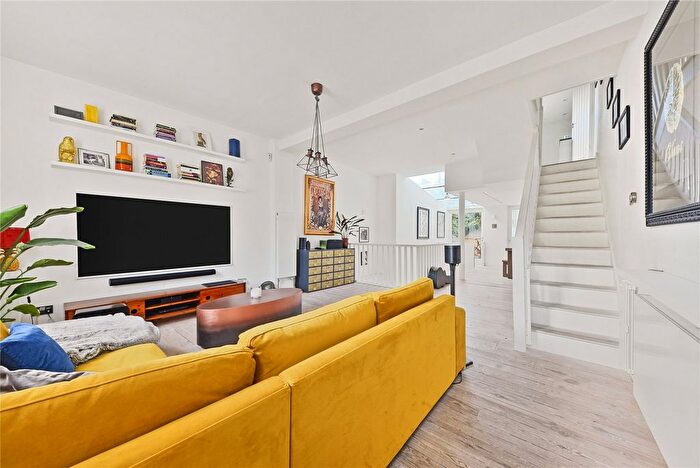 2 Bedroom Terraced House To Rent In Wellington Row, Columbia Road, E2