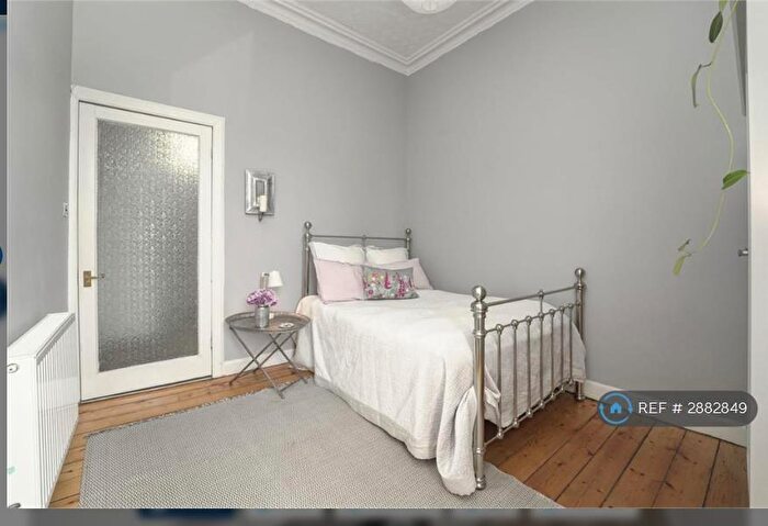 2 Bedroom Flat To Rent In Oxford Street, Edinburgh, EH8