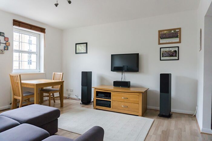 1 Bedroom Flat To Rent In Canton Street, London, E14