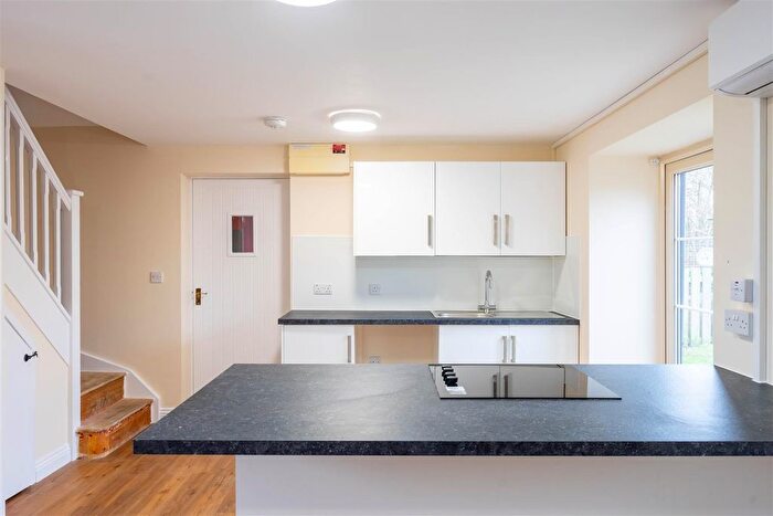 2 Bedroom Cottage To Rent In Holmpton Road, Hollym, Withernsea, HU19