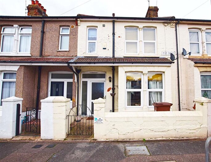 3 Bedroom Terraced House For Sale In Eva Road, Gillingham, ME7
