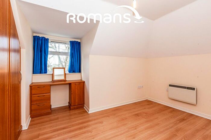 2 Bedroom Apartment To Rent In Blackamoor Lane, SL6