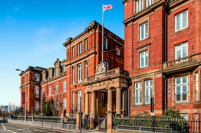 2 Bedroom Apartment To Rent In The Royal, Wilton Place, Salford, M3