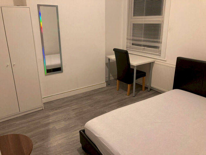 1 Bedroom Flat To Rent In The Broadway, Thorpe Bay, SS1