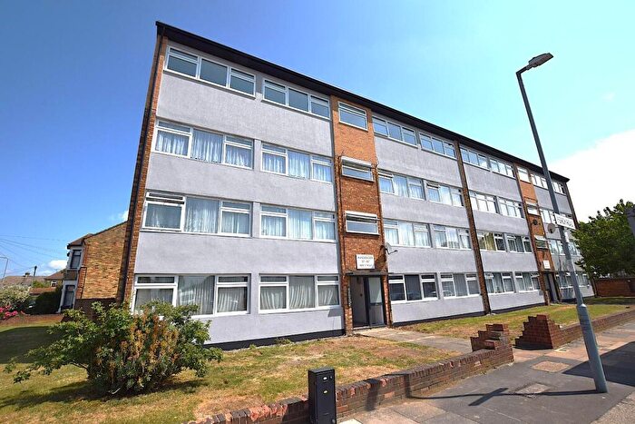 2 Bedroom Flat To Rent In Percy Road, Ilford, IG3