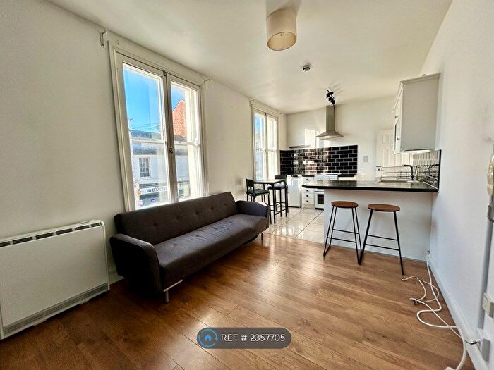 2 Bedroom Flat To Rent In Clemens Street, Leamington Spa, CV31