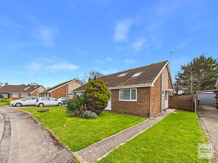 2 Bedroom Semi-Detached Bungalow For Sale In Glynde Crescent, Felpham, PO22