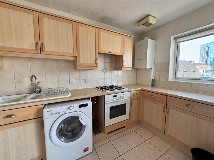 2 Bedroom Apartment To Rent In Pacific Close, Ocean Village, SO14