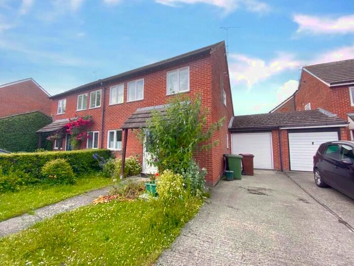 4 Bedroom Semi-Detached House To Rent In Sovereign Close, Didcot, Oxfordshire, OX11