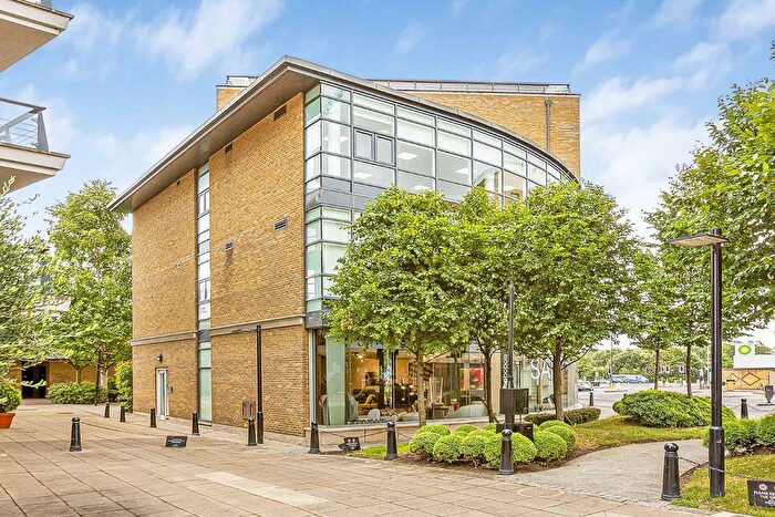 2 Bedroom Flat For Sale In Smugglers Way, London, SW18