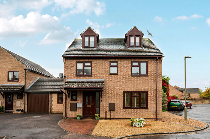 4 Bedroom Detached House For Sale In Dark Lane, Witney, Oxfordshire, OX28