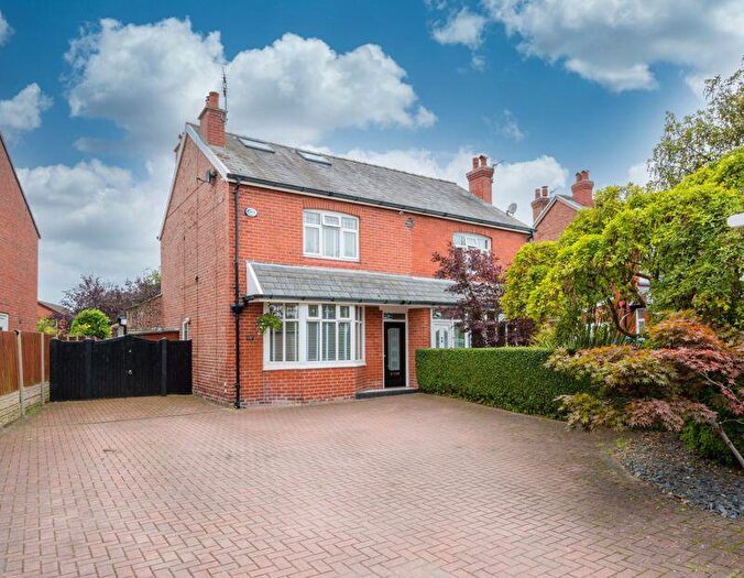 3 Bedroom Semi-Detached House To Rent In Southport Road, Ormskirk, L39