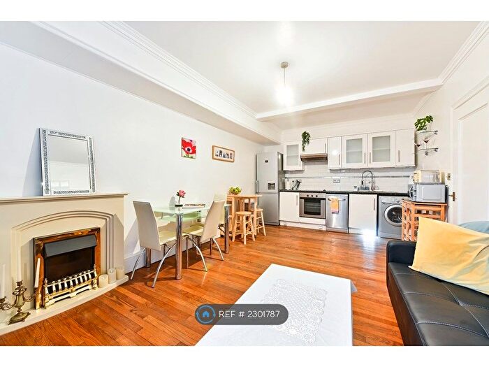 3 Bedroom Flat To Rent In St. Mary Abbots Court, London, W14