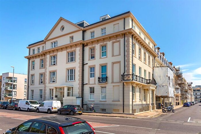 1 Bedroom Flat For Sale In Heene Terrace, Worthing, BN11
