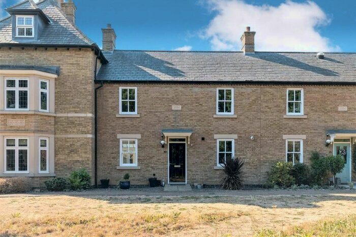 4 Bedroom Terraced House To Rent In Palmerston Way, Fairfield, Hitchin, SG5