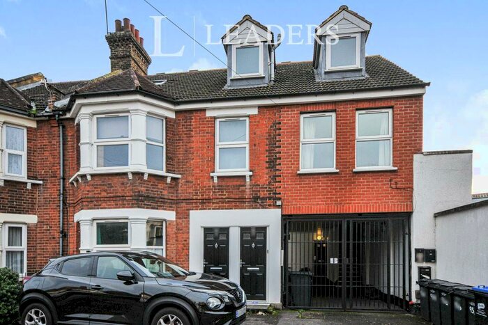 2 Bedroom Apartment To Rent In Martins Road, Shortlands, Bromley, BR2