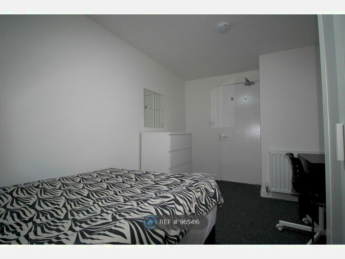 6 Bedroom Terraced House To Rent In Hannan Road, Liverpool, L6